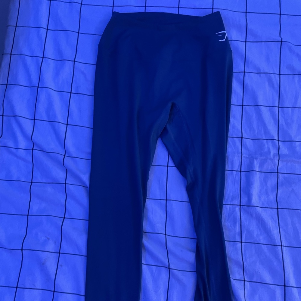 Cropped gym shark leggings